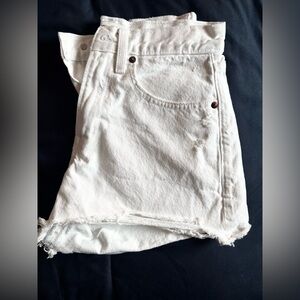 Abercrombie White Mid Rise Boyfriend Shorts (00)/24
New without tags!